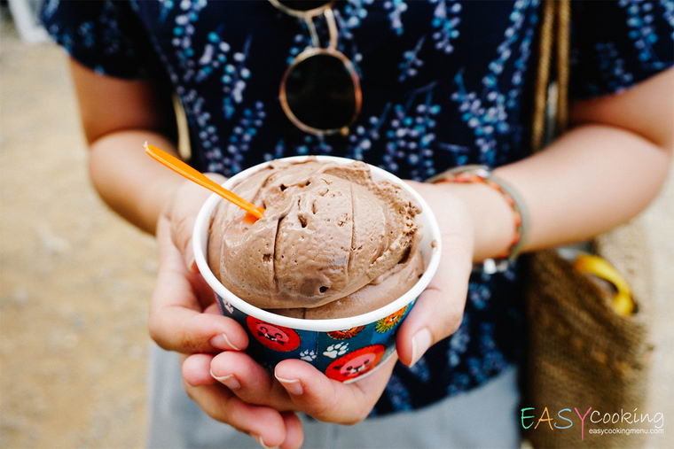 เที่ยวหลวงพระบาง ไอติมนมควาย.jpg