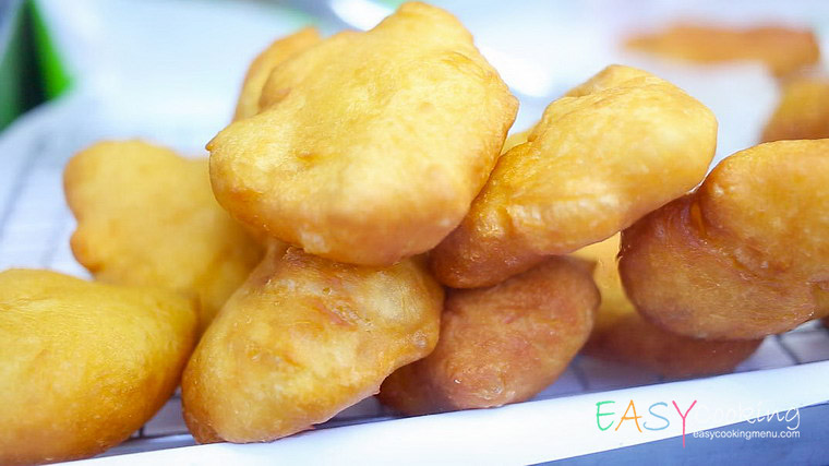 ปาท่องโก๋เสวย