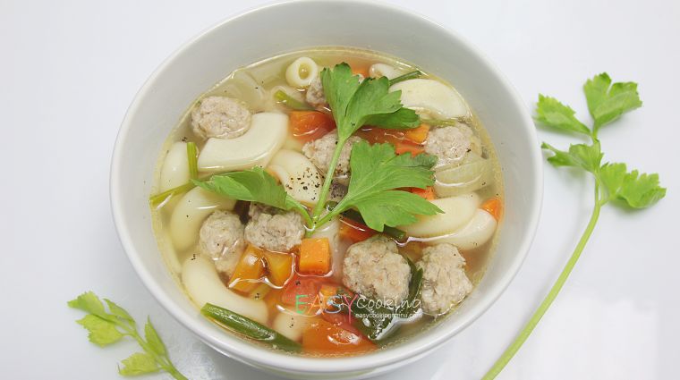ซุปมักกะโรนีหมูสับ
