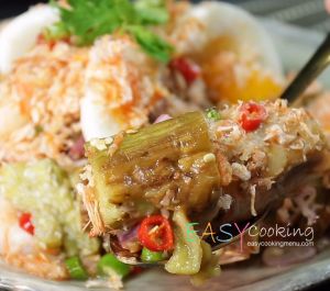 ยำมะเขือยาวกุ้งย่าง