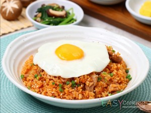 ข้าวกล้องหอมมะลิผัดกิมจิ