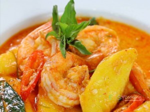 แกงคั่วกุ้งใส่มะม่วงสุก