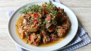 ไก่บ้านนึ่งปลาร้า