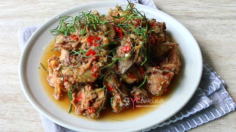 ไก่บ้านนึ่งปลาร้า