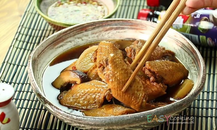 ปีกไก่ต้มซอสสไตล์ญี่ปุ่น