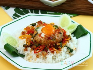 ข้าวกระเพราเบอร์เกอร์หมู