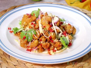 ยำมะม่วงไข่ปลาสลิดทอด