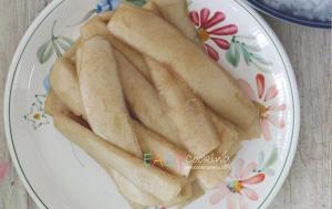 เปลือกไชเท้าดองน้ำปลา