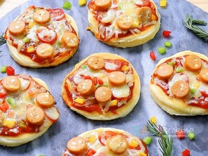 แพนเค้กมินิพิซซ่าไส้กรอก (เบทาโกร)