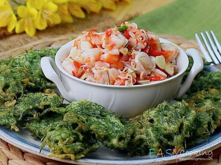 ยำชะอมกรอบกุ้งสด