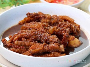 ขาไก่น้ำแดง (โอวัลติน3in1)