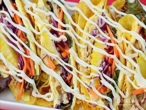 สลัดโรลไก่เส้นห่อชีส