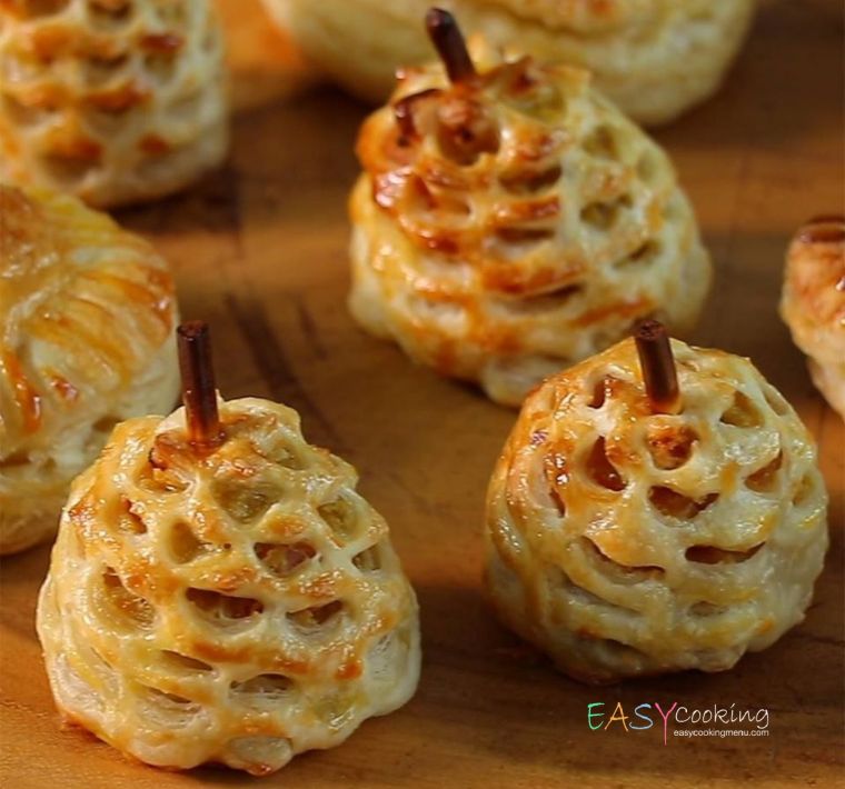 พายทุเรียนไข่เค็ม