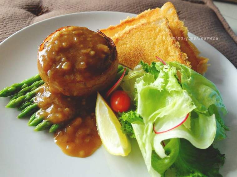 สเต็กหมูพันเบคอน