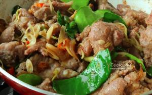 ซีโครงหมูผัดกระปิ