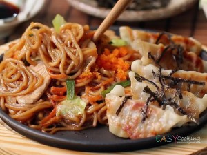 โออิชิเกี๊ยวซ่ายากิโซบะ (เมนูสำเร็จรูป)