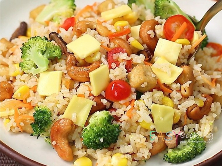 ข้าวผัดสูตรเจ &amp; วีแกน เชดด้าสไลซ์